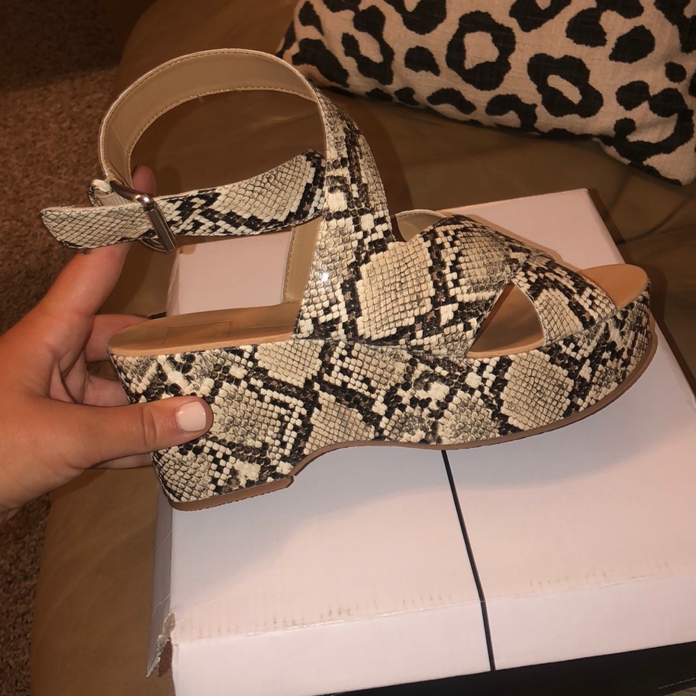 NWT SZ 10 dolce vita 🔥